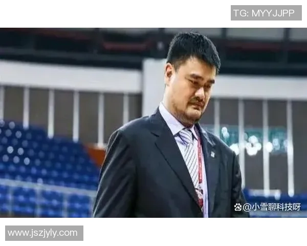 姚明与范甘迪的裁判之争揭示了篮球比赛中的公平与争议