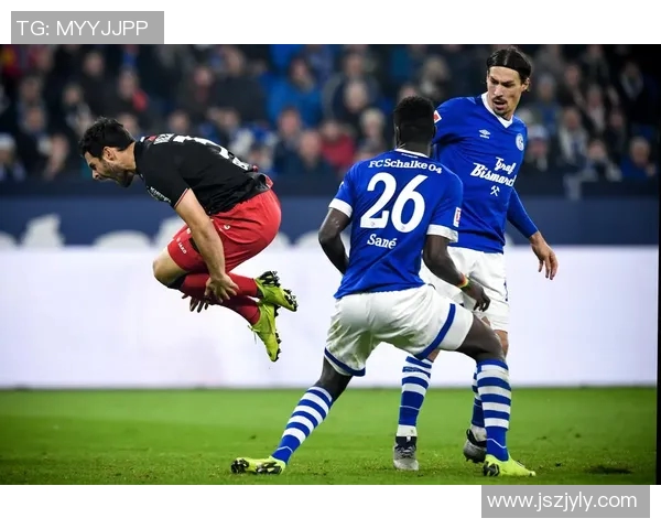 沙尔克04险胜，不甘示弱德甲力压对手挺进前列